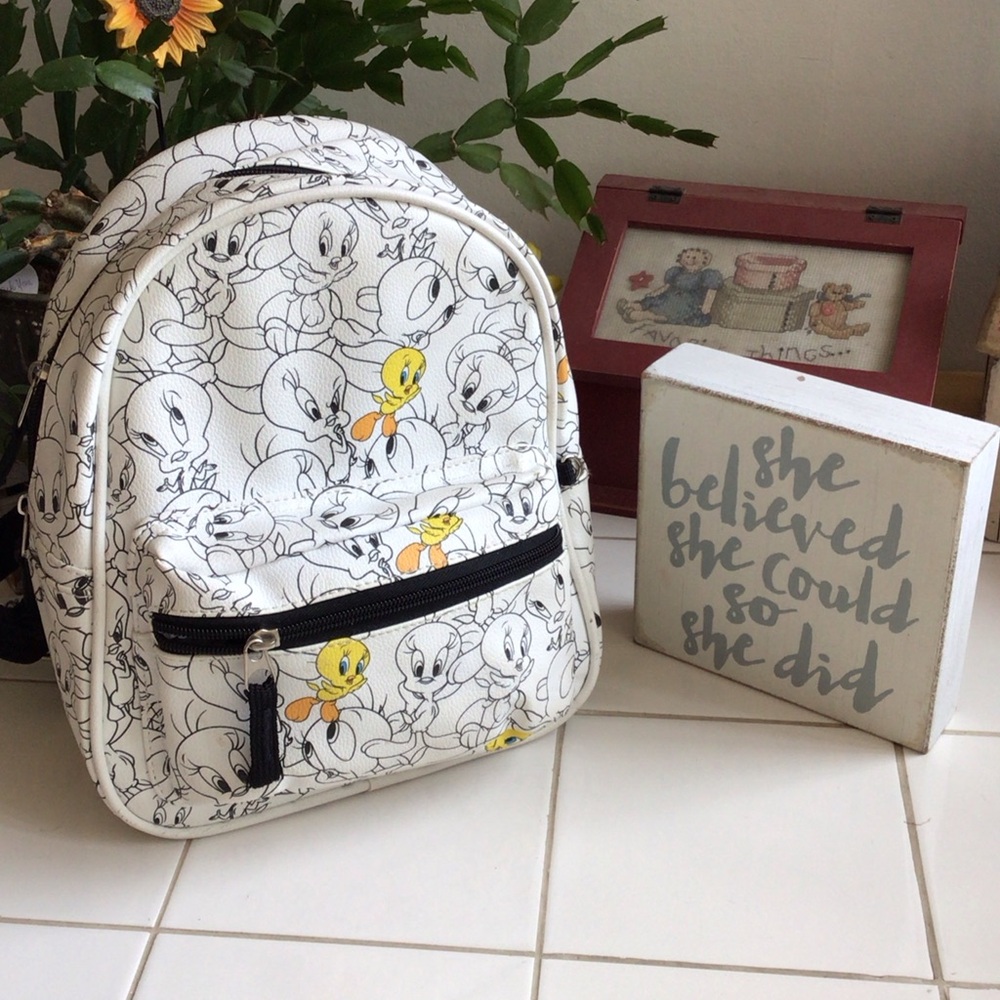 ‘Looney Tunes-Tweety Bird’ Mini Backpack